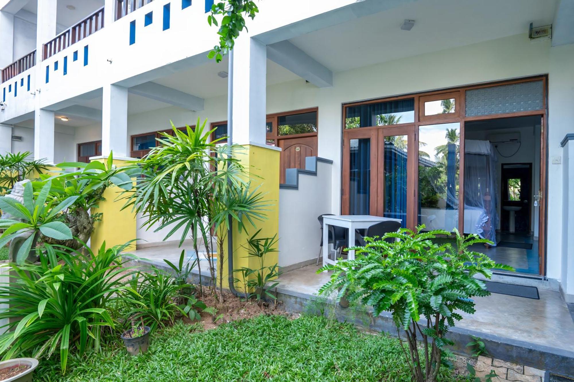 Aaradhya Mirissa Hotel Exterior photo