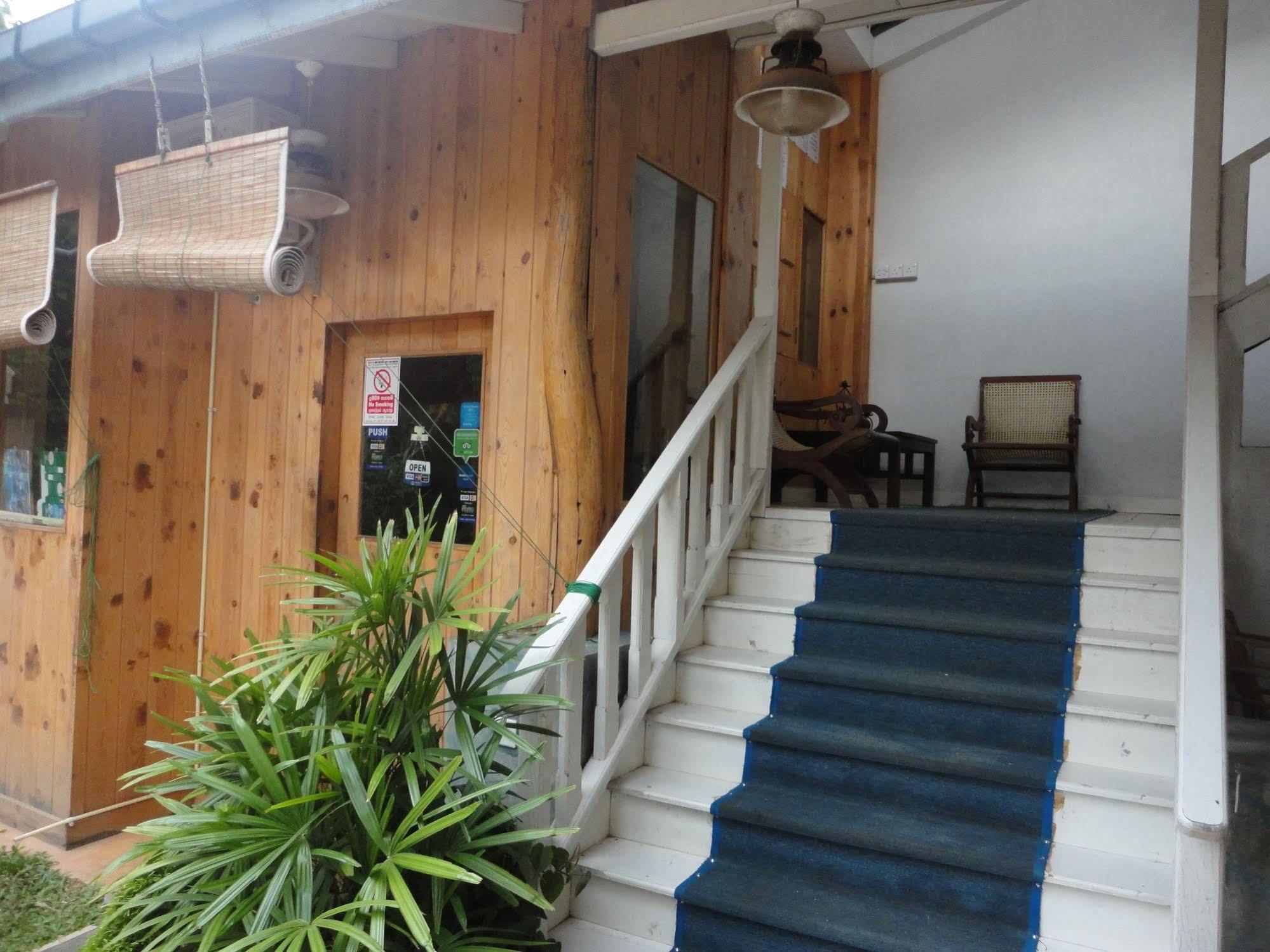 Aaradhya Mirissa Hotel Exterior photo